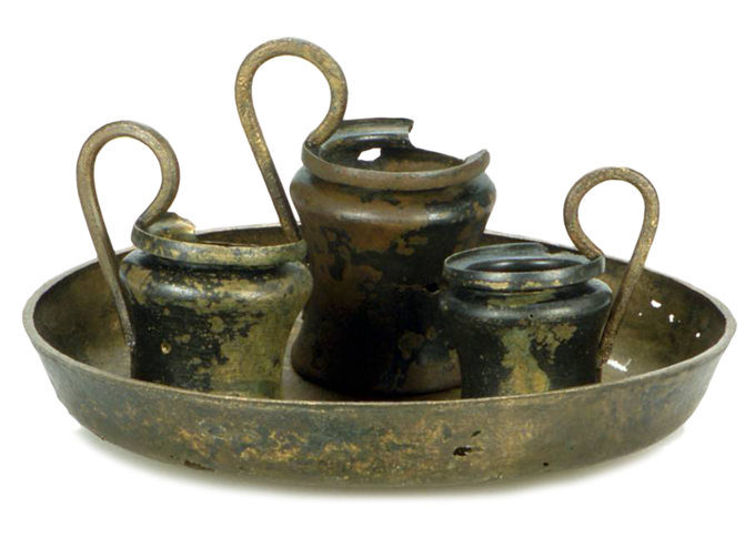Servizio da mensa in bronzo con teglia e kyathoi del V secolo a.C. Sasso Marconi (BO)