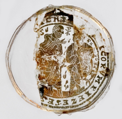 Il vetro dorato paleocristiano con SS. Pietro e Paolo, monogramma di Cristo e iscrizione beneaugurale