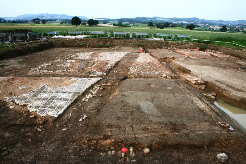 Una veduta del saggio di scavo 2008 - Una domus di et imperiale con pavimentazioni a mosaico e in cocciopesto 
