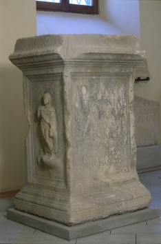 Il monumento funebre di Cetrania Severina (Museo Archeologico Sarsinate)