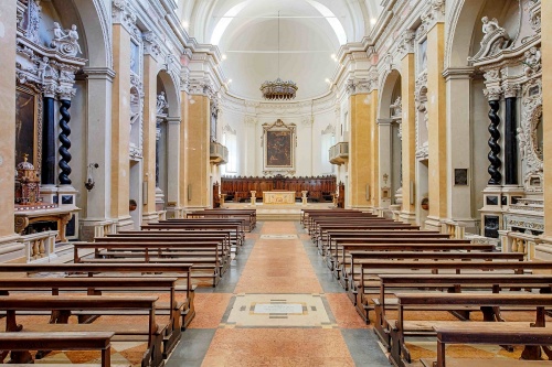 Interno della Chiesa di Santa Maria Assunta in Fabbrico
