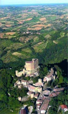 Veduta aerea del Castello di Montefiore Conca